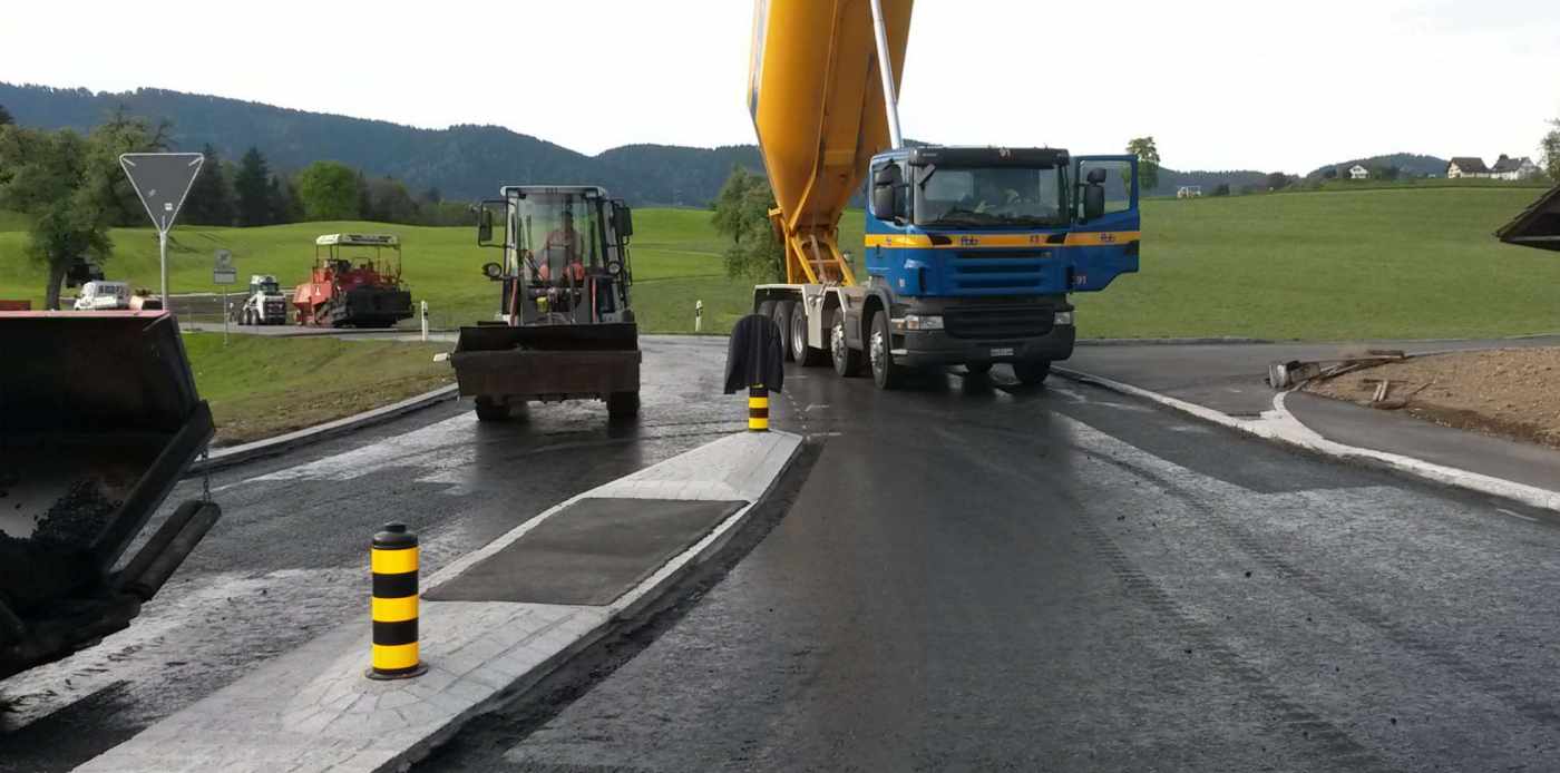 Einmündung Rotenblattstrasse Schönenberg, Grundlagenbeschaffung,Feldaufnahmen, Vorprojekt, Auflageprojekt und Kostenvoranschlag, Abklärung Gewässerschutzrechtliche Belange, Ausführungsprojekt, Örtliche Bauleitung, Ausmass und Abrechnung