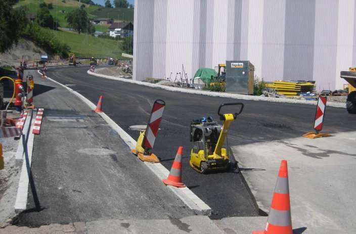 Werkleitungsbau 
Talstrasse, Altendorf, Projekt und Bauleitung der gesamten Strassen- und Werkleitungsbauten