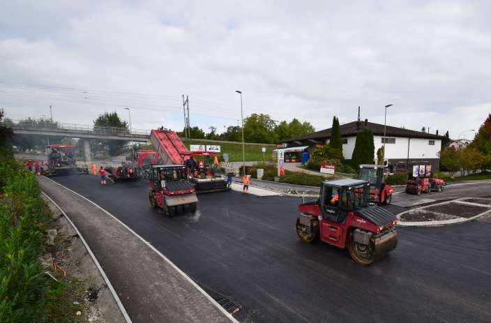 Bergstrasse, Richterswil, Grundlagenbeschaffung, Feldaufnahmen, Vorprojekt, Auflageprojekt und Kostenvoranschlag, Koordination Leitungsprojekte der Werke, Devisierung, Ausschreibung und Offertvergleich, Ausführungsprojekt, Örtliche Bauleitung, Ausmass und Abrechnung