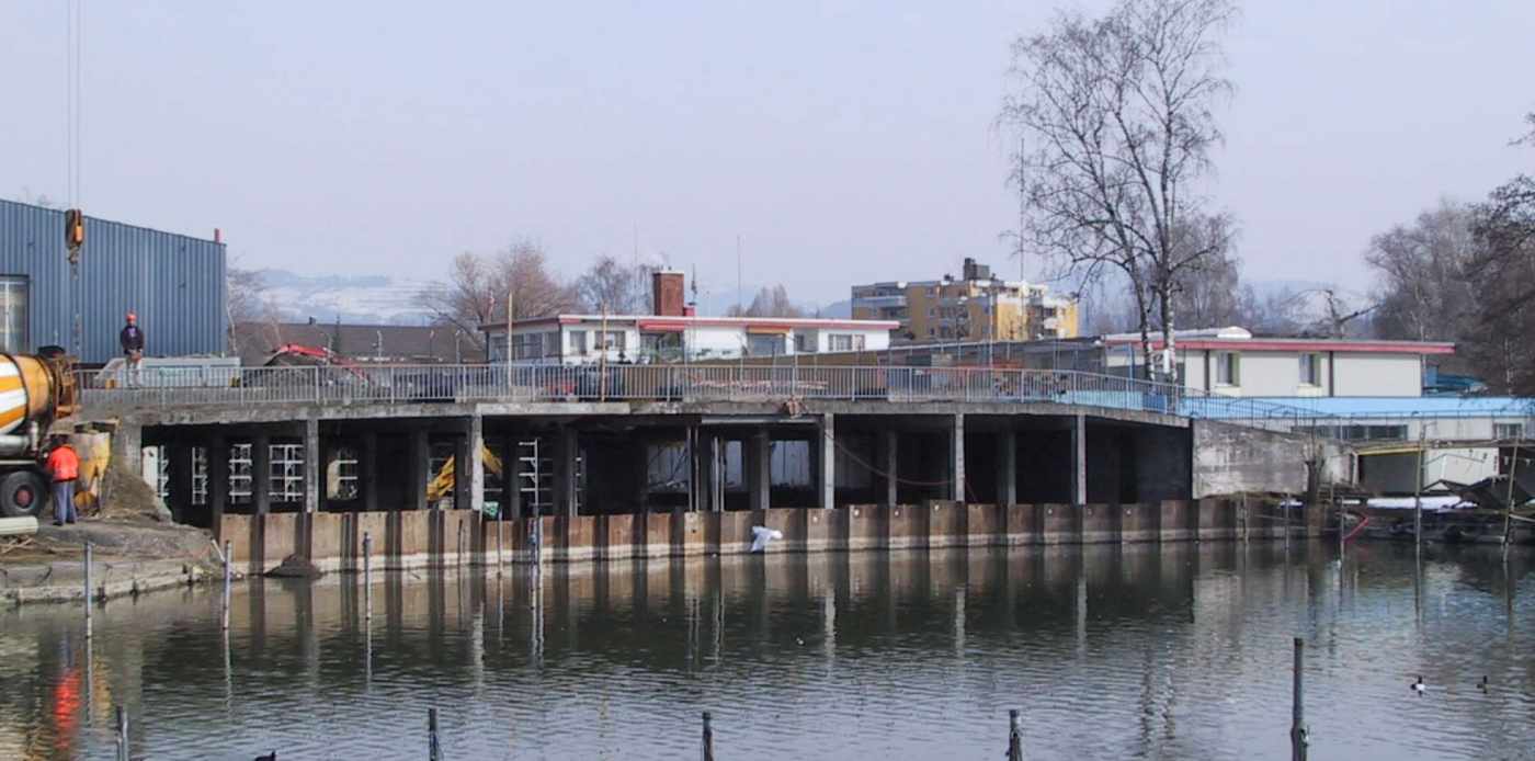 Sanierung Bootshallen 1 + 2
Lido Rapperswil, Gesamtleiter der Sanierungsarbeiten. Zustandsbeurteilung, Projektierung von Ertüchtigungs- und Sanierungsarbeiten, Bauleitung der gesamten Sanierungsarbeiten.