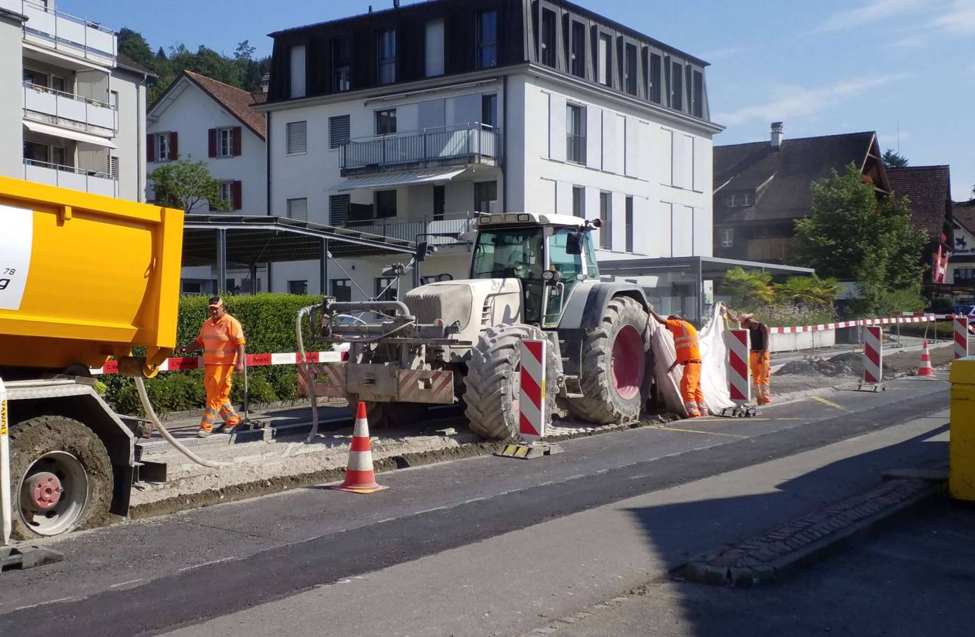 Fahrradstreifen / Belagssanierung Luzernerstrasse, Merlischachen, Grundlagenbeschaffung, Verkehrskonzept, Bauprojekt, Kostenvoranschlag, Submission, Hydraulik, Ausführungsprojekt,örtliche Bauleitung, Ausmass, Abrechnung, Kostenkontrolle, Inbetriebnahme