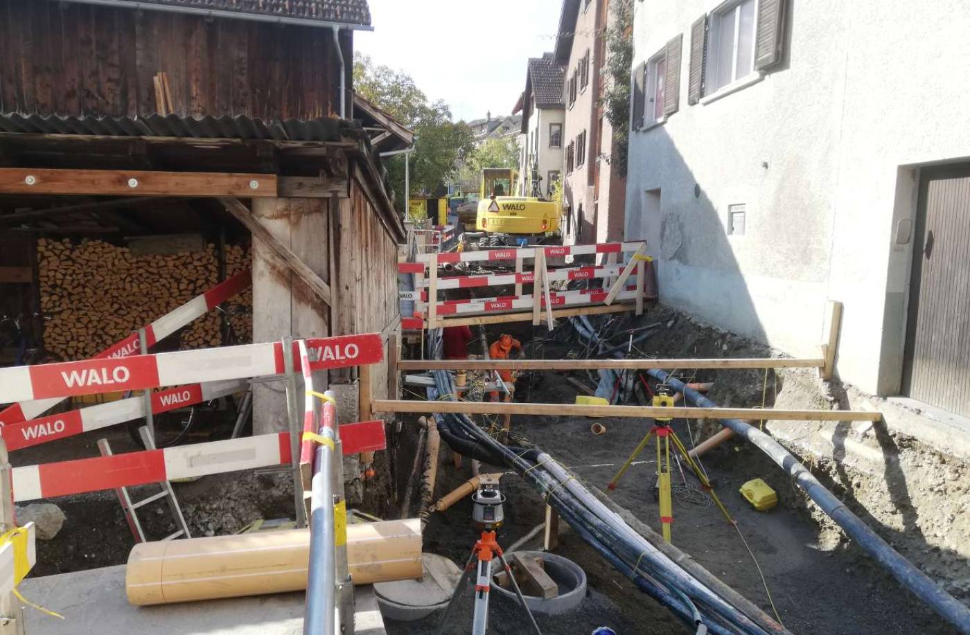 Haldenstein: Strassensanierung, Geländeaufnahmen, Projekt- und Bauleitung (alle Phasen), Beweissicherung mittels Erschütterungsmessgeräten, Ersatz Wasserleitung, Kanalisation, Ergänzung EW-Rohrblock, Swisscom, Neubau Meteorleitung und Fernwärme, Totalersatz Strassenoberbau, Pflästerungsfläche