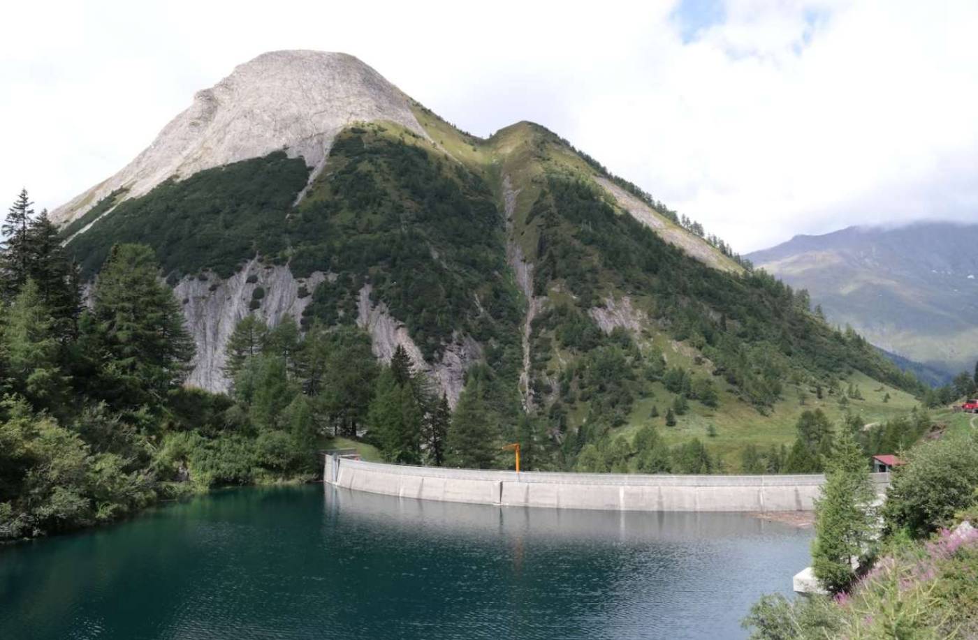 Diga di Carassina
Misurazione di controllo della diga, Controllo geodeticodella diga