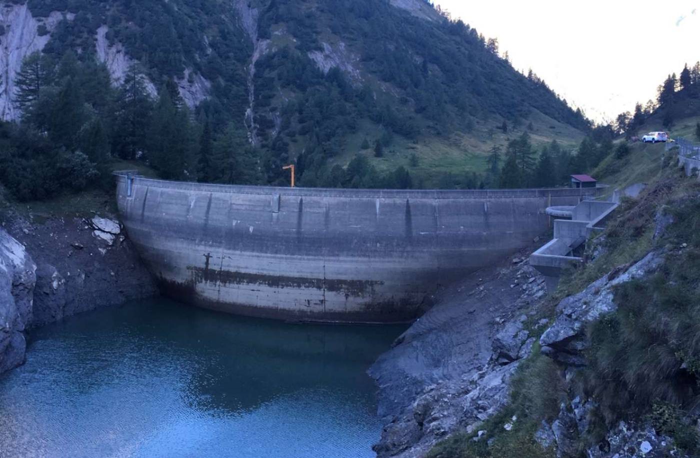 Diga di Carassina
Misurazione di controllo della diga, Controllo geodeticodella diga