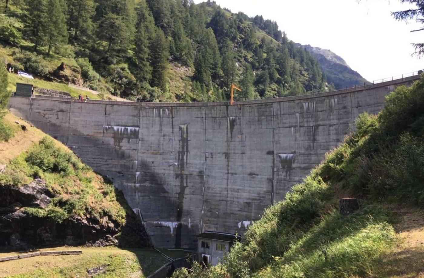 Diga di Carassina
Misurazione di controllo della diga, Controllo geodeticodella diga