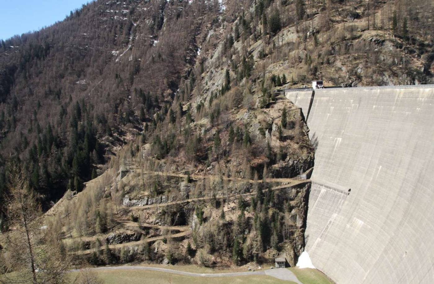 Diga del Sambuco
Misurazione di controllo della diga, Controllo geodeticodella diga