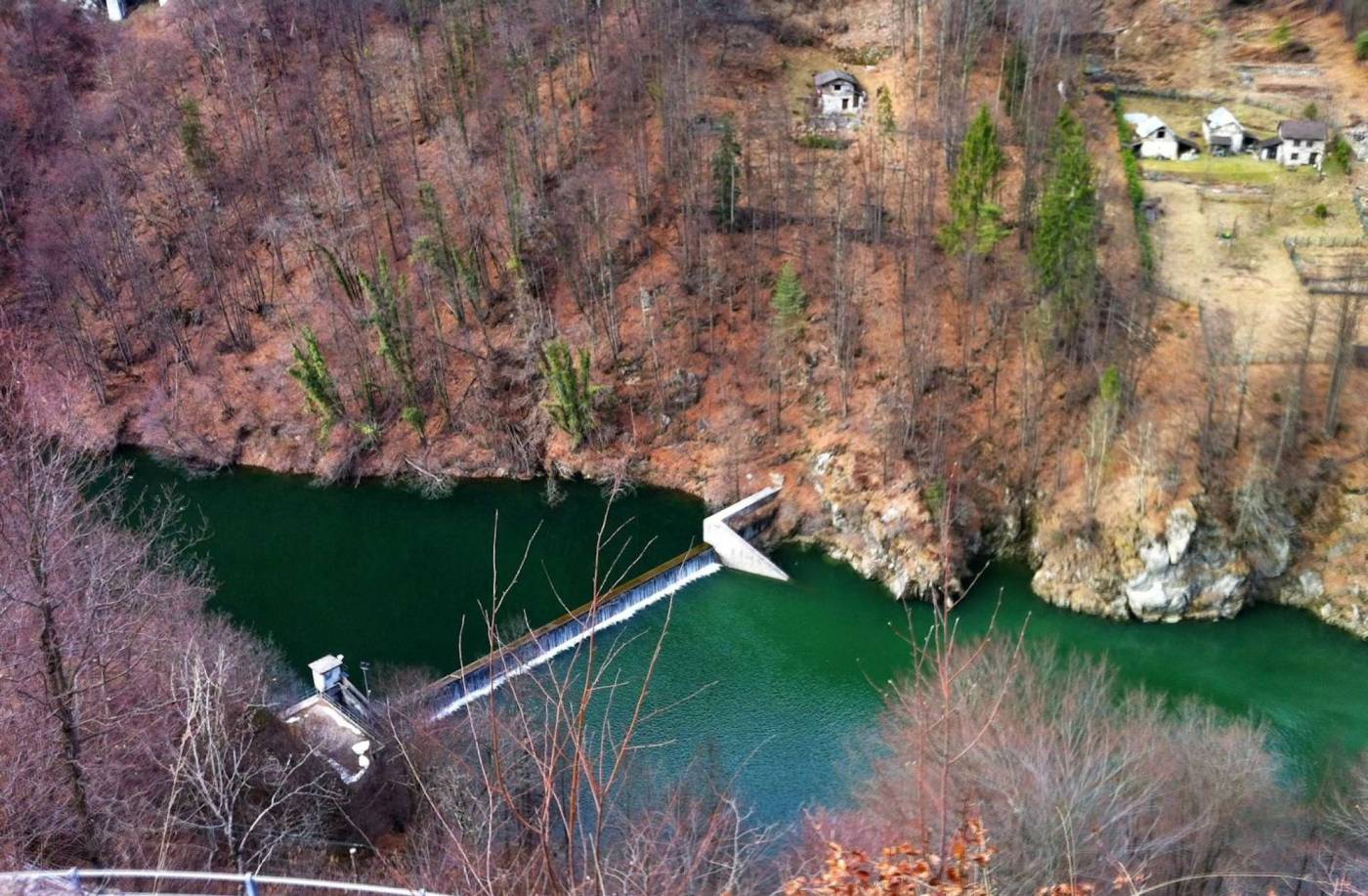 Diga di Palagnedra
Misurazione di controllo della diga e lunghezza corda, Controllo geodeticodella diga