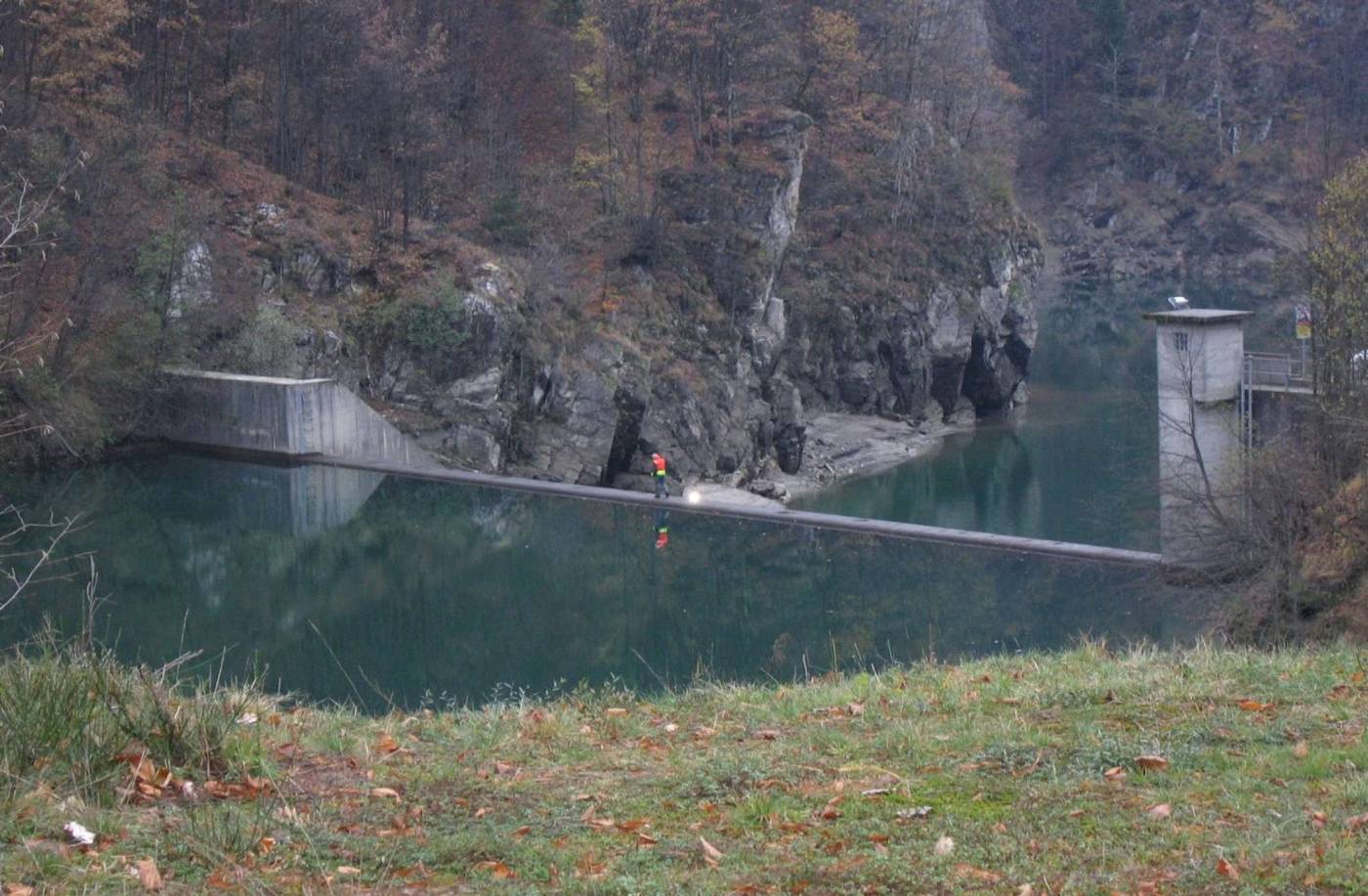 Diga di Palagnedra
Misurazione di controllo della diga e lunghezza corda, Controllo geodeticodella diga