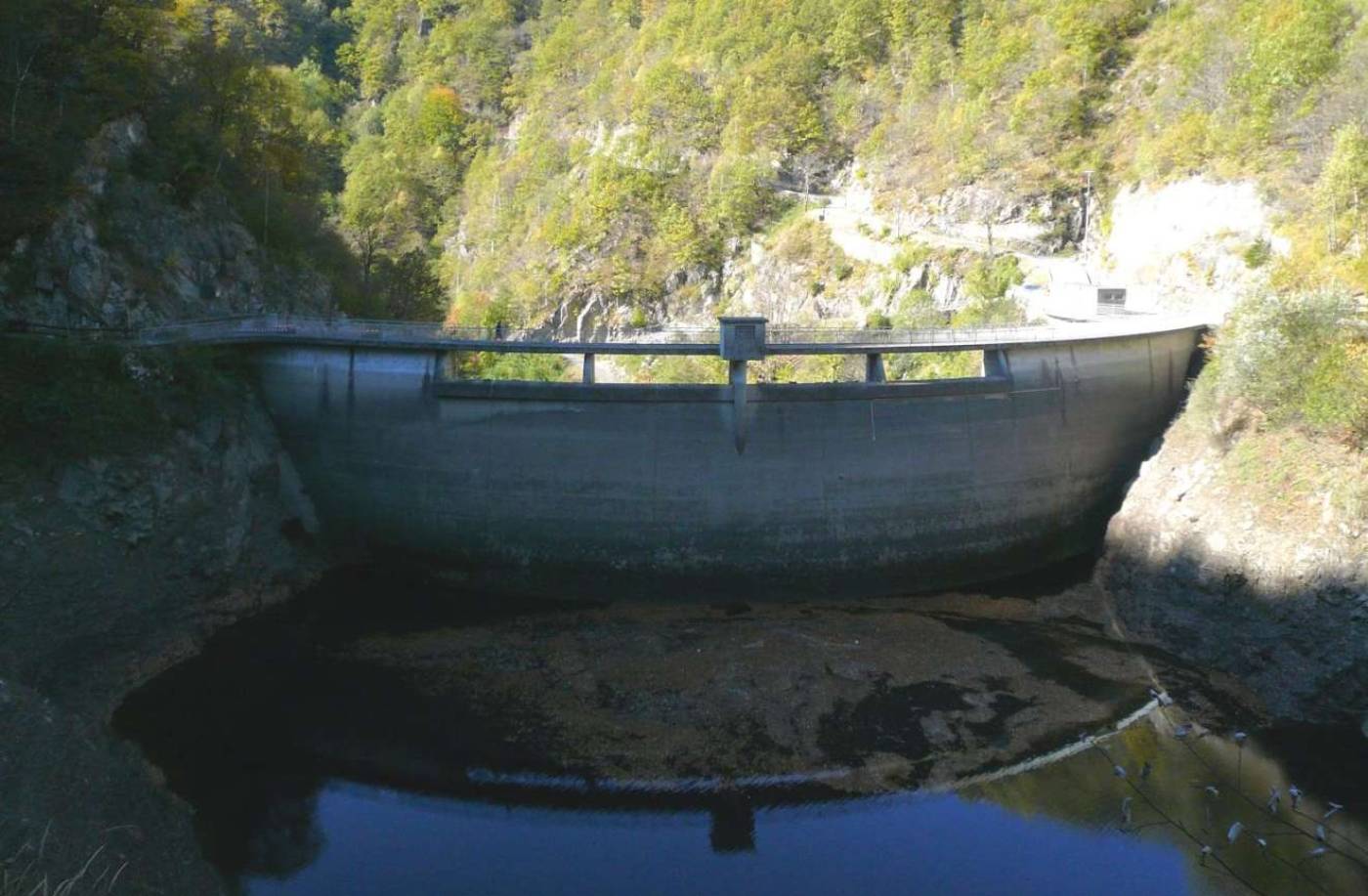 Diga di Carmena
Misurazione di controllo della diga, Controllo geodeticodella diga