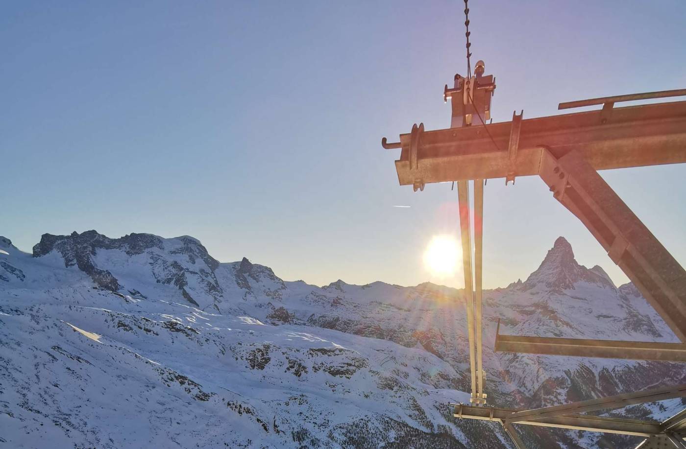 Bauvermessung Bergbahnen, Erstellung und Messung Fixpunktenetz über gesamte BahnanlageErfassung Datengrundlagen für Planung, Bauabsteckungen und Kontrolle EinlagenAbsteckungen und Kontrolle Stahlbau, Stützen, Stationen und Antriebe auf Masshaltigkeit prüfen