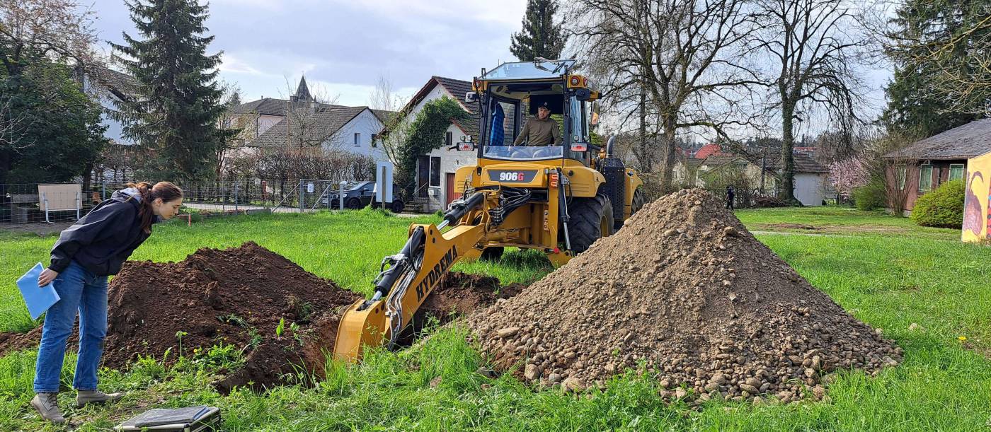 Baugrunduntersuchung Schönau-Areal, Wetzikon, 5 Rotationskernbohrungen, 9 Baggerschächte, 3 Sickerversuche, 12 Rammsondierungen, 11 Piezometer, Probenahme und chemisch Analysen, Geotechnischer Bericht