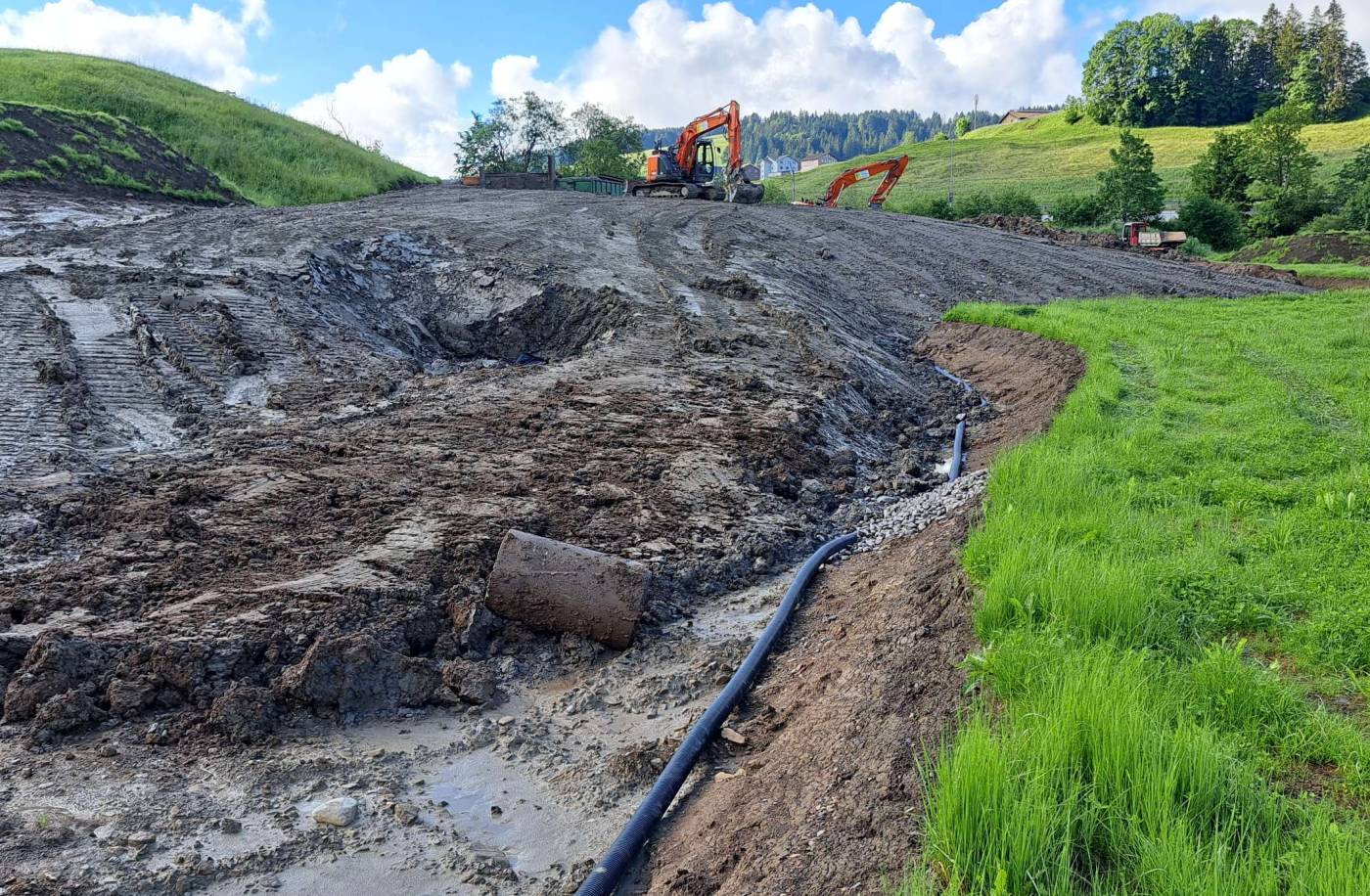 Deponie Stähliboden, Bennau, Vermessung Bestand, Geologische Untersuchungen, Geotechnische Stabilitätsberechnungen, Entwässerungskonzept, Bauprojekt inkl. Auflage