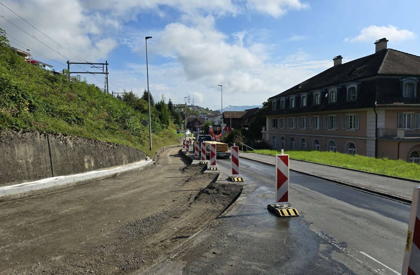 Sanierung Bahnhofstrasse, Küssnacht, Grundlagenbeschaffung, Koordination Werke, Bauprojekt, Submission, Ausführungsprojekt, Bauphasenplanung, Koordination Verkehrsbetriebe, örtliche Bauleitung, Ausmass, Abrechnung, Kostenkontrolle, Inbetriebnahme