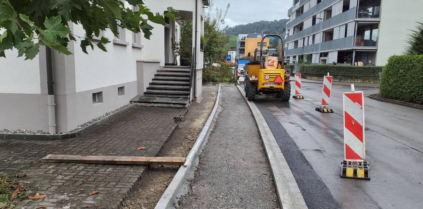 Trottoir Mühlestrasse KTN 157 Wangen, Bauprojekt, Auflageprojekt, Fotomontagen, Submissionsverfahren, Ausführungsprojekt, örtliche Bauleitung, Ausmass- und Kostenkontrolle, Inbetriebnahme